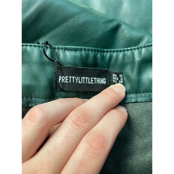 Pretty Little Thing NWT Bottle Green Faux Leather Wide Leg Pants Size 6 - Picture 2 of 8